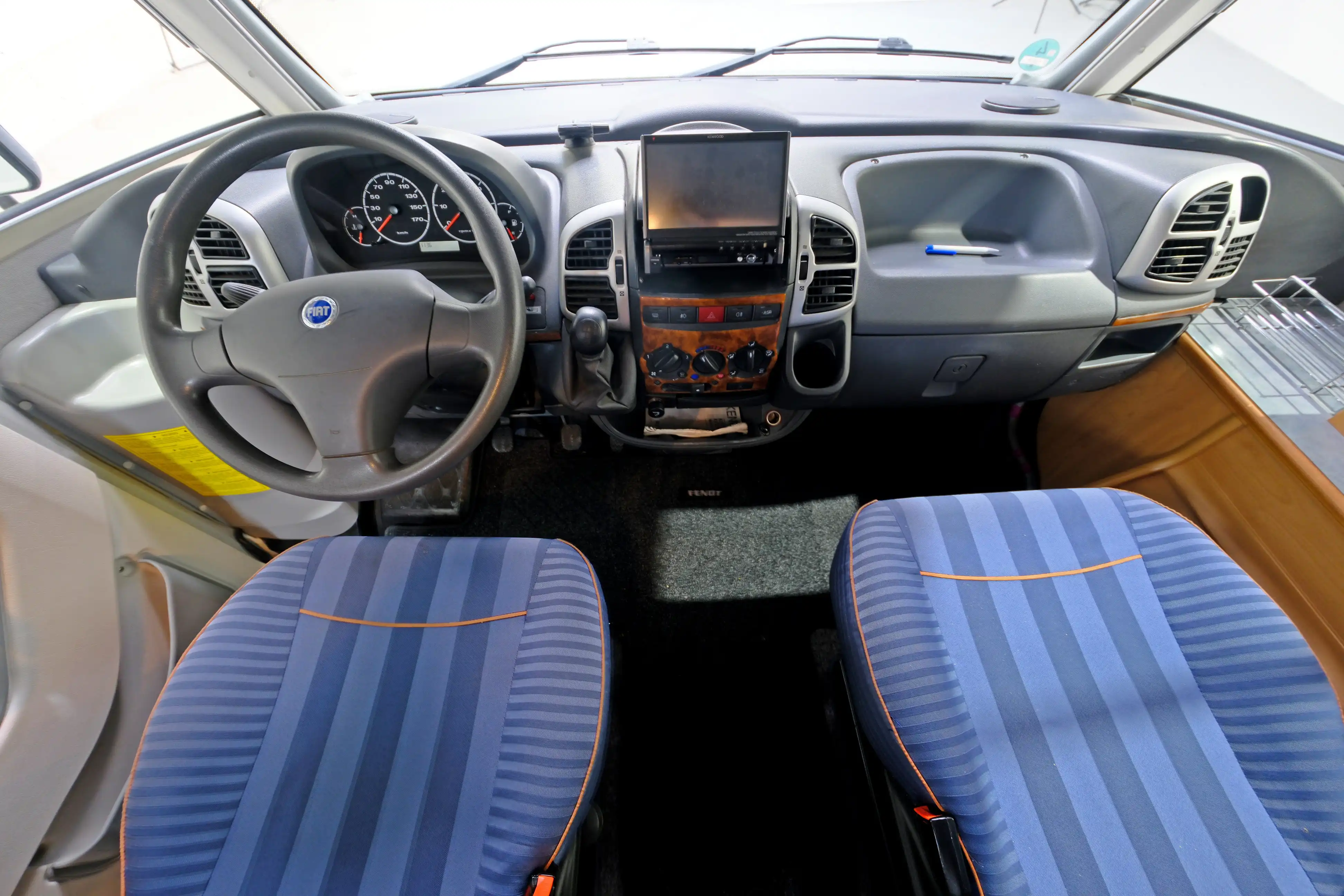 BUERSTNER I 640 Elegance